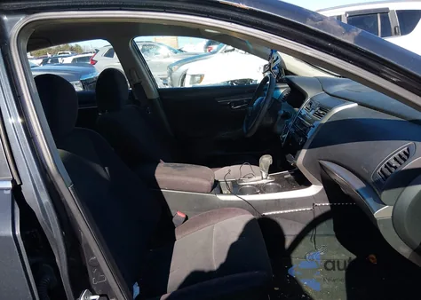 2013 Nissan Altima 2.5 S z USA, uszkodzony, nr VIN 1N4AL3AP1DN559094